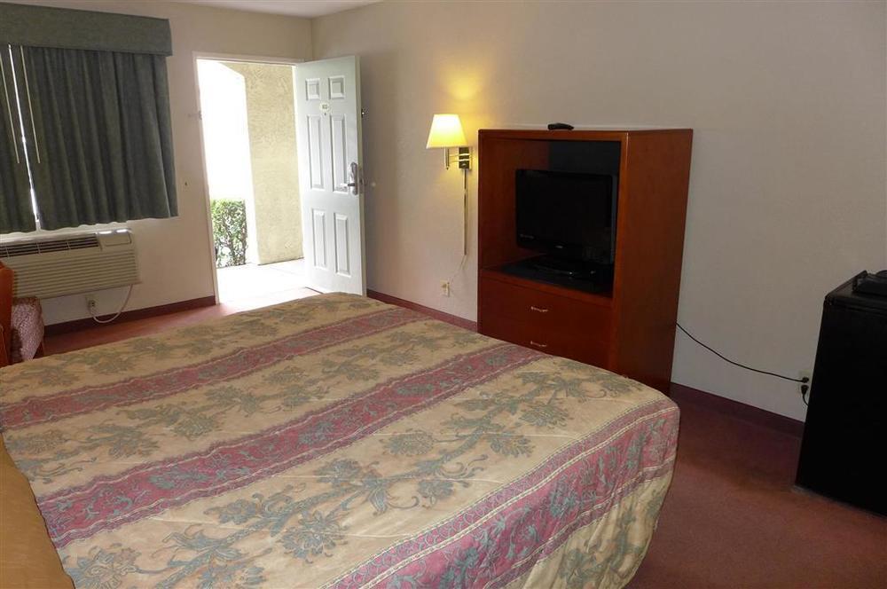 Good Nite Inn Camarillo Oda fotoğraf